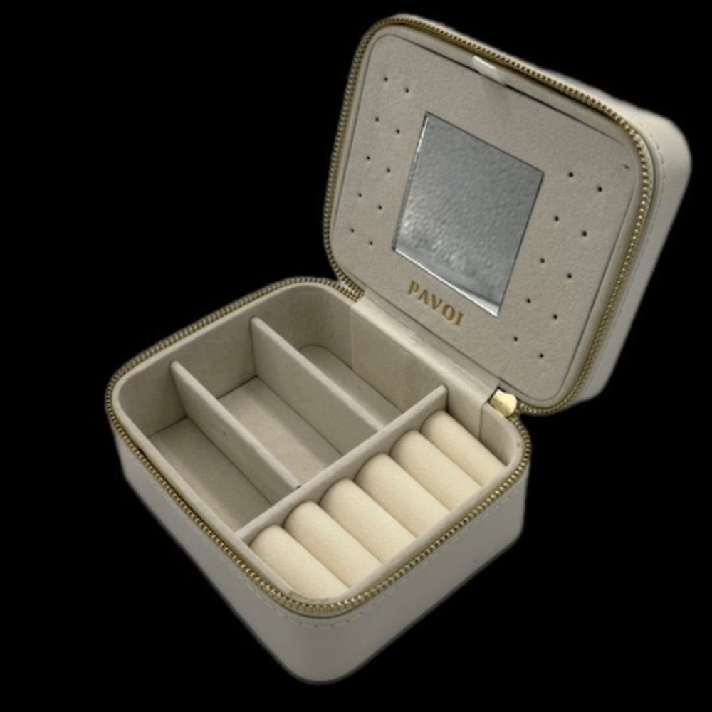 PAVOI Jewelry Case Women Cream Travel Square Zip Faux Leather Organizer